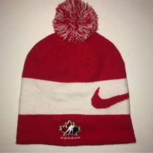 Nike Team Canada Toque Unisex One Size Red and White